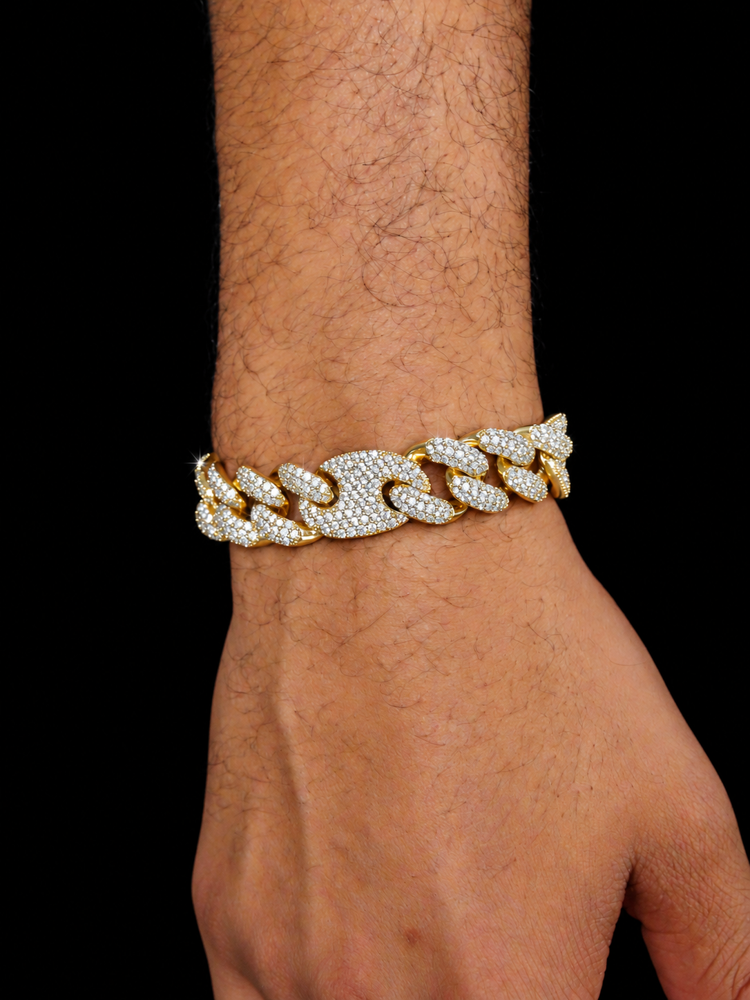16mm Iced Out Gucci Link Bracelet in Gold