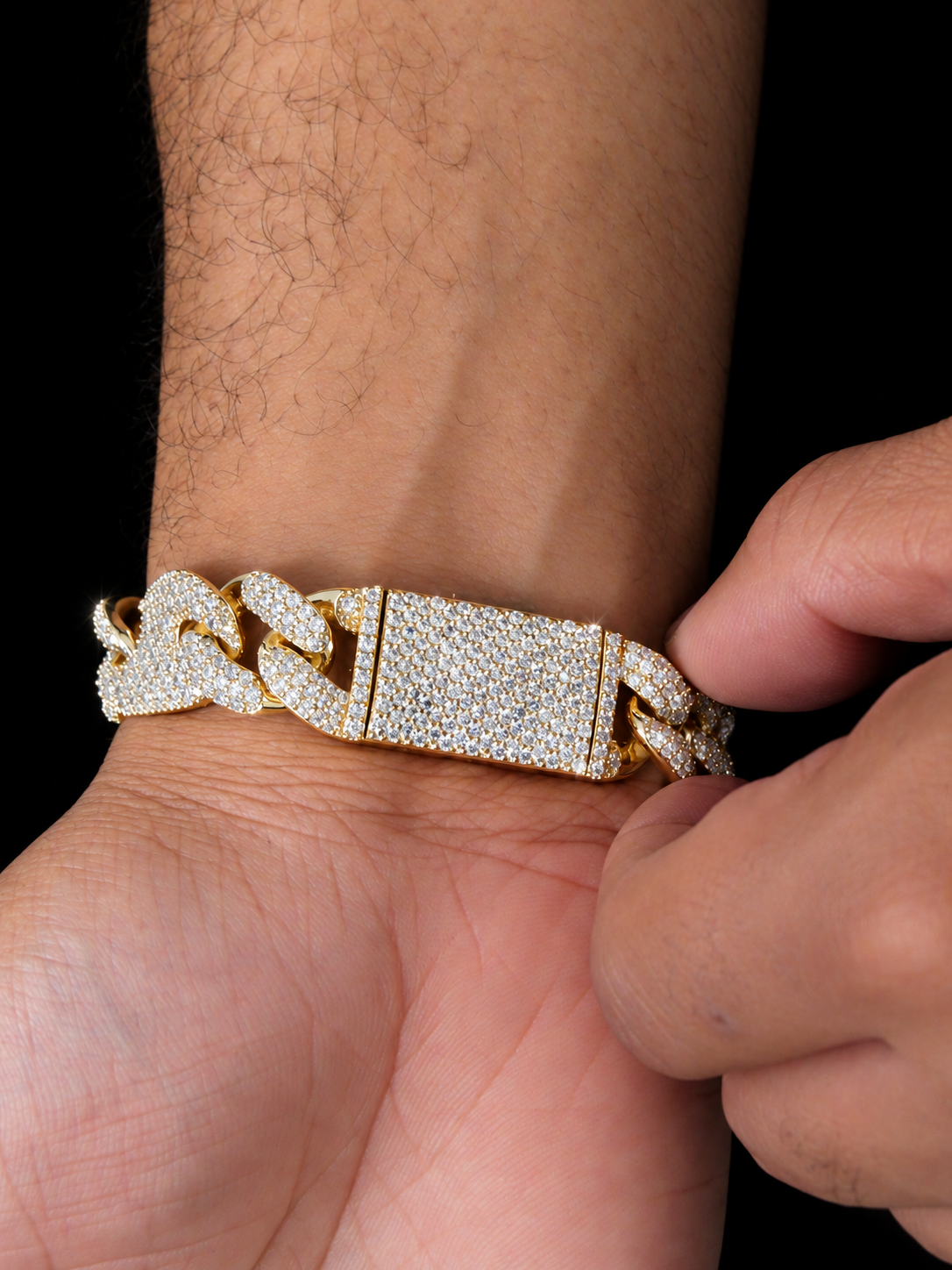 16mm Iced Out Gucci Link Bracelet in Gold - Image 3