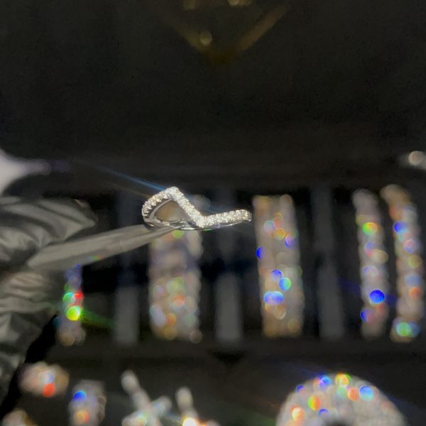 Alternative view of VVS1 Moissanite V-Shaped Ring 925 Sterling Silver (Adjustable)