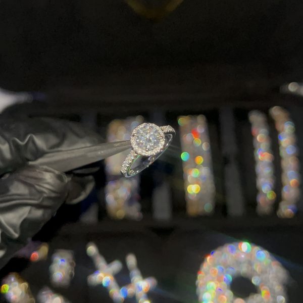 VVS1 Moissanite 7mm Round Halo Ring 925 Sterling Silver