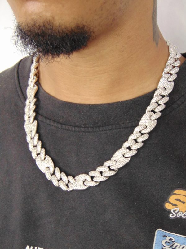 16mm Iced Out Gucci Link Chain in White Gold